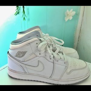 White Hightop Nike Jordan